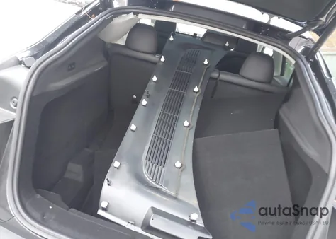 2026 Tesla Model Y Long Range Dual Motor All-Wheel Drive/Long Range Launch Series z USA, uszkodzony, nr VIN 7SAYGDEE1TF447021